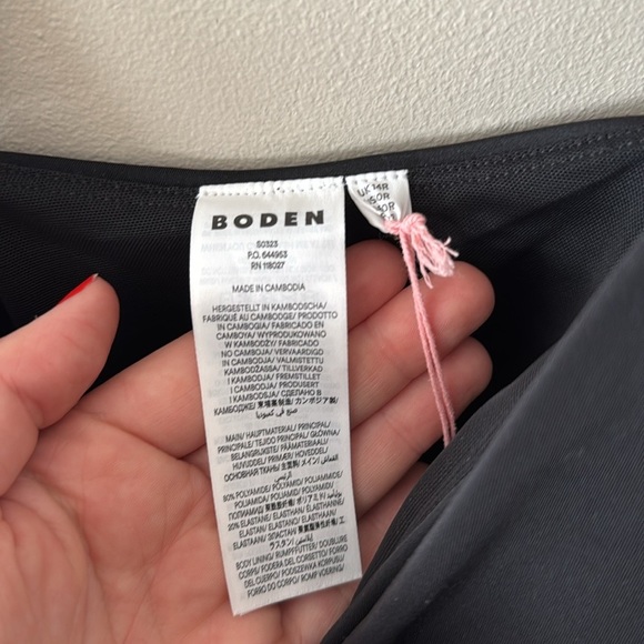 Boden Twist Classic Swimsuit, Black Size US 10 - Picture 3 of 7